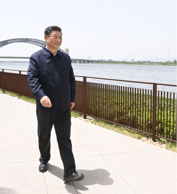 人与自然和谐共生——总书记引领绿色发展