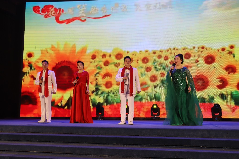 庆祝三八节暨双拥委员会合唱表演