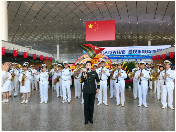 郭秀丽主任倾情演唱歌颂祖国